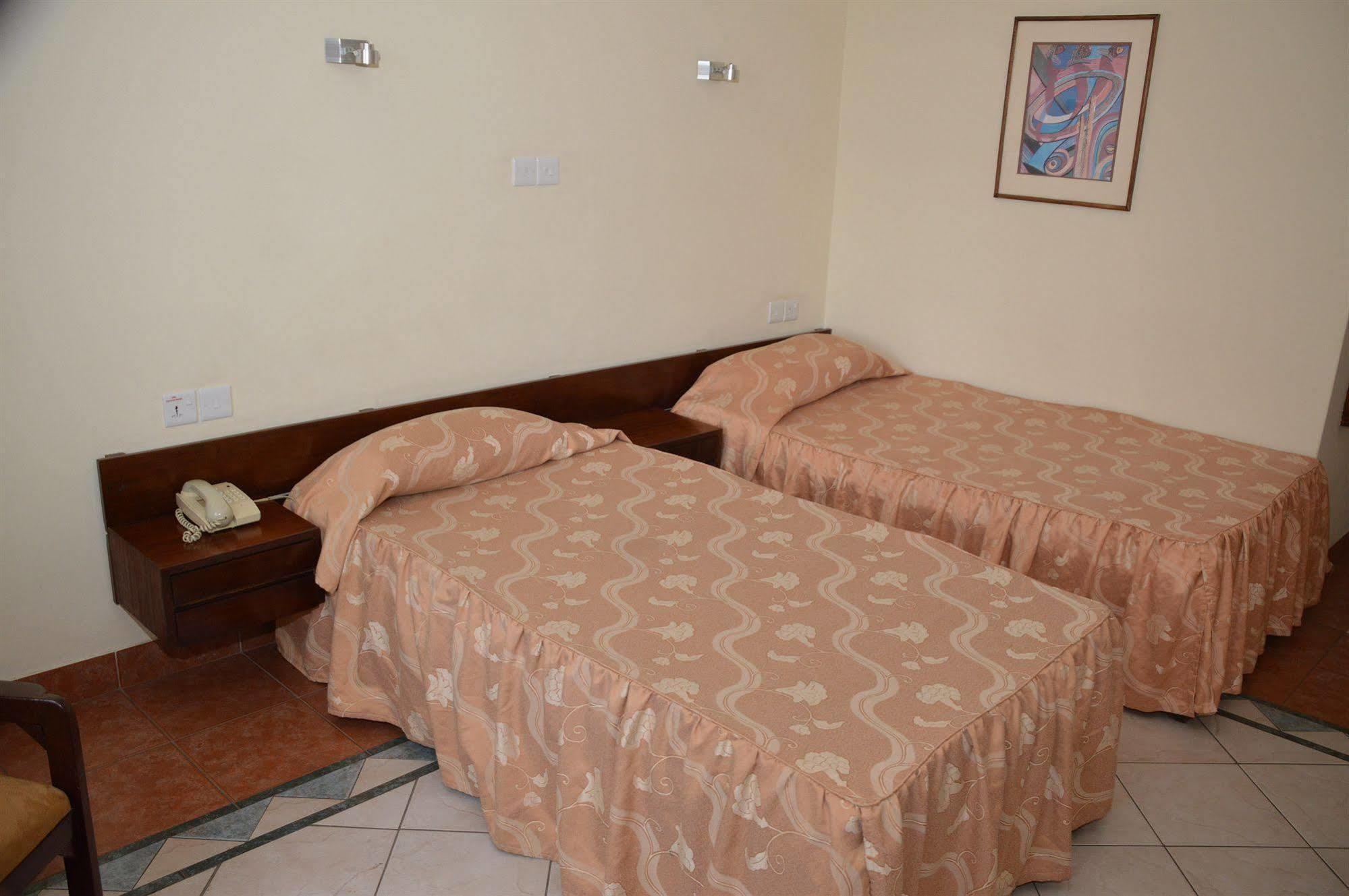 Sentrim 680 Hotel Nairobi Zewnętrze zdjęcie